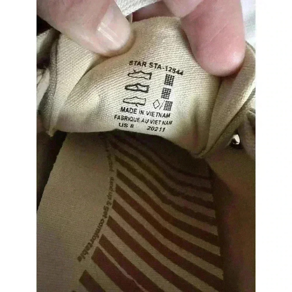 Taos Shoes Women’s Size 8 Star Casual Low Top Lace Up Sneakers STA-12844 Tan - Picture 8 of 8